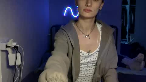 Snapshot of lilie303 chatting on February 2026 12:39:01 AM Millie online show from February 2026 12:39:01 AM