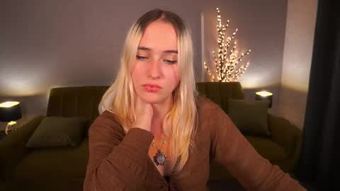 Snapshot of lilielfie chatting on October 2025 08:59:02 PM lilielfie online show from October 2025 08:59:02 PM