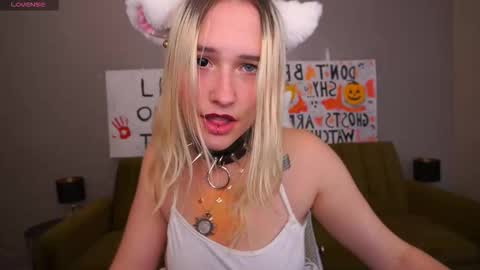 Snapshot of lilielfie chatting on October 2025 11:28:02 PM lilielfie online show from October 2025 11:28:02 PM