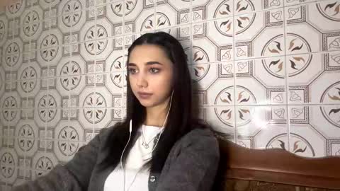 Lina online show from November 2025 10:19:01 PM