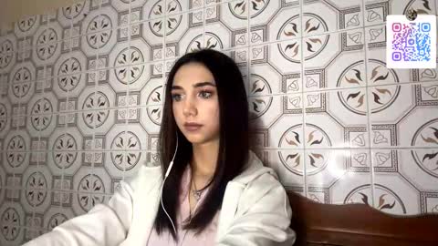 Lina online show from November 2025 10:09:02 PM