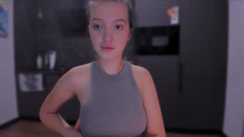 Snapshot of lililaluna chatting on December 2024 06:40:01 PM             ...  online show from December 2024 06:40:01 PM