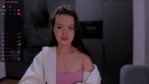 Snapshot of lililaluna chatting on September 2025 09:15:01 PM             ...  online show from September 2025 09:15:01 PM