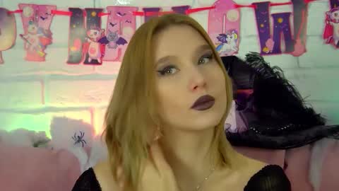 Snapshot of lililinn chatting on October 2025 04:35:02 AM LiliLinn online show from October 2025 04:35:02 AM