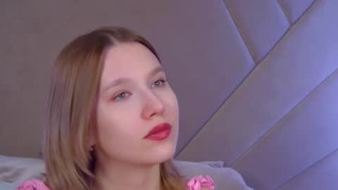 Snapshot of lililinn chatting on December 2025 05:01:01 AM LiliLinn online show from December 2025 05:01:01 AM