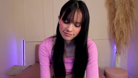 Snapshot of lilily_lv chatting on September 2025 12:18:01 PM Lilly online show from September 2025 12:18:01 PM