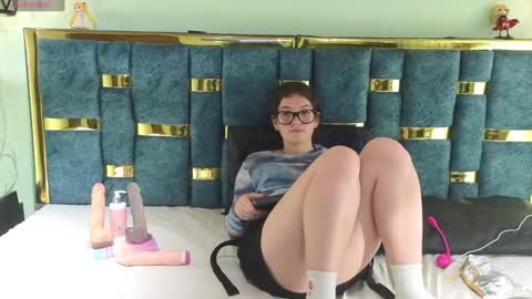 lilimini online show from February 2025 10:25:01 PM