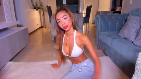 Lili  online show from December 2025 02:51:02 AM