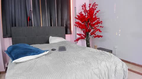 Lili  Marcus online show from December 2024 10:16:02 PM