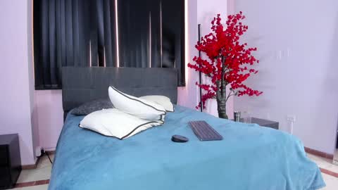 Lili  Marcus online show from January 2025 10:33:01 PM