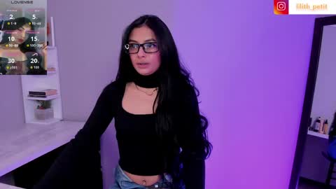 Snapshot of lilith_petit_ chatting on June 2026 09:59:02 PM Lili petit online show from June 2026 09:59:02 PM