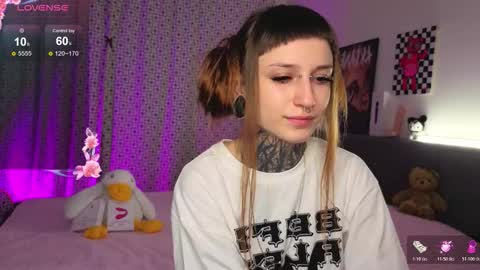 Snapshot of lilith_poison chatting on October 2025 06:20:01 PM lilith_poison online show from October 2025 06:20:01 PM