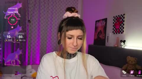 Snapshot of lilith_poison chatting on November 2025 06:19:02 PM lilith_poison online show from November 2025 06:19:02 PM