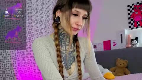 lilith_poison online show from January 2026 06:01:01 PM