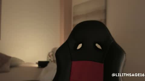 lilith_sage_ online show from October 2025 11:54:02 AM