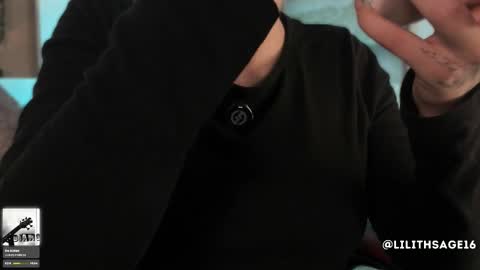 lilith_sage_ online show from November 2025 11:56:02 AM