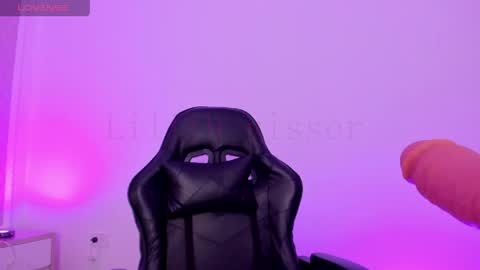 L I L I  online show from April 2026 08:47:01 PM