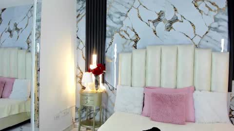 Lilith  online show from November 2025 04:44:01 AM