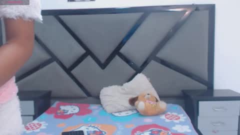 Snapshot of lilithrose69 chatting on November 2025 12:37:02 PM LILI online show from November 2025 12:37:02 PM