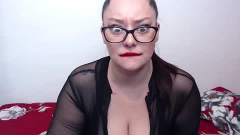 Snapshot of lilithserendipity chatting on January 2025 06:09:02 AM LILITHSERENDIPITY online show from January 2025 06:09:02 AM