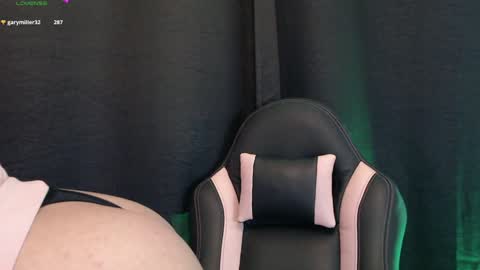 Snapshot of lilithwallkeer chatting on December 2024 02:46:02 PM Maria online show from December 2024 02:46:02 PM