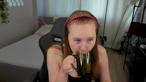  Lili Tiny  GMT2 3-10AM  MonTueWedThuSat online show from July 2026 01:37:01 AM