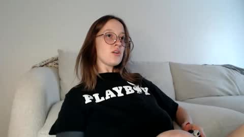 Jay  please help me reach 50 thumbs up online show from November 2025 10:15:01 PM