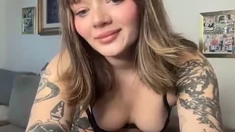 Snapshot of lill_daddysgirl chatting on November 2025 07:13:01 PM lilldaddysgirl online show from November 2025 07:13:01 PM