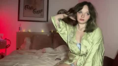 Snapshot of lill_daddysgirl chatting on December 2025 03:45:02 AM lilldaddysgirl online show from December 2025 03:45:02 AM