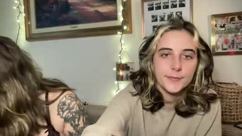 Snapshot of lill_daddysgirl chatting on December 2025 12:15:02 AM lilldaddysgirl online show from December 2025 12:15:02 AM