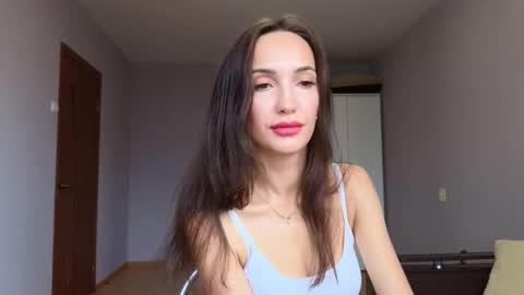 Lillian online show from October 2025 06:58:01 AM