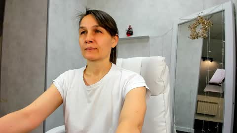 Snapshot of lillian_white1 chatting on January 2025 07:52:02 AM lillian_white1 online show from January 2025 07:52:02 AM