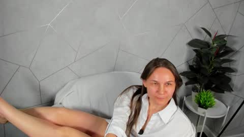 Snapshot of lillian_white1 chatting on February 2025 11:01:02 AM lillian_white1 online show from February 2025 11:01:02 AM