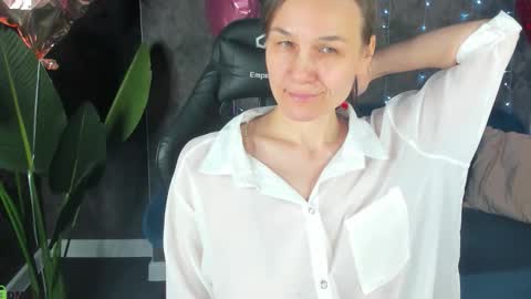 lillian_white1 online show from February 2026 01:05:02 AM