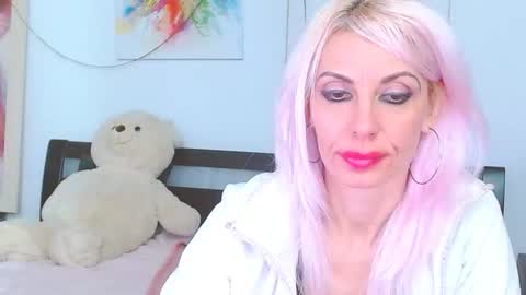 Snapshot of lillianasara chatting on December 2025 08:23:01 AM Lara online show from December 2025 08:23:01 AM