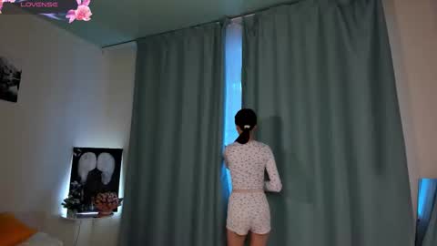 Lily online show from February 2026 01:54:01 PM