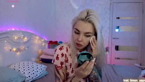 LilliMoore online show from October 2025 11:47:02 PM