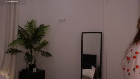 Lilly Colins online show from January 2025 02:55:01 PM