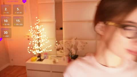 Lilly Colins online show from March 2026 07:43:02 PM