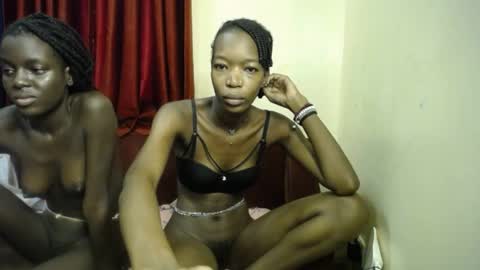 Snapshot of lilly_freak chatting on March 2026 04:46:02 AM Des online show from March 2026 04:46:02 AM