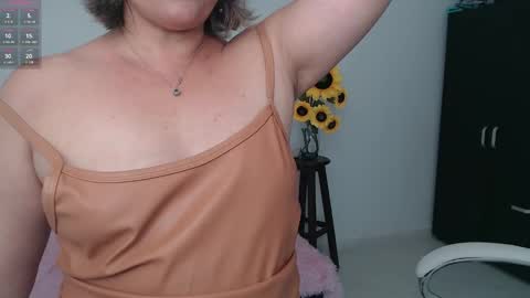 Snapshot of lilly_milf chatting on December 2024 03:50:02 AM Lilly online show from December 2024 03:50:02 AM