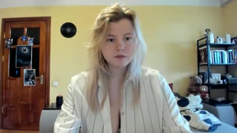 Lilly Depp online show from April 2026 01:49:01 PM