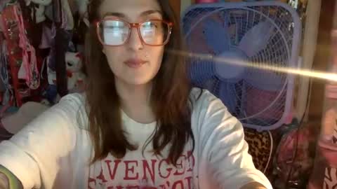 Snapshot of lillylushabae chatting on November 2025 07:58:02 PM hi guys im back on here 3 online show from November 2025 07:58:02 PM