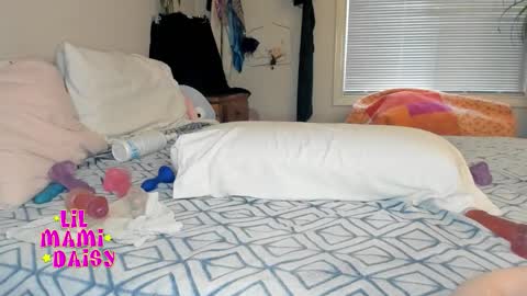 Snapshot of lilmamidaisy chatting on December 2025 12:16:02 AM Daisy Bby online show from December 2025 12:16:02 AM