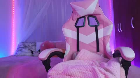 Lilou online show from March 2026 01:06:02 PM