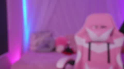 Lilou online show from May 2026 01:39:02 PM