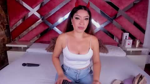 Snapshot of lily__queen30 chatting on January 2026 08:00:01 PM Lily online show from January 2026 08:00:01 PM