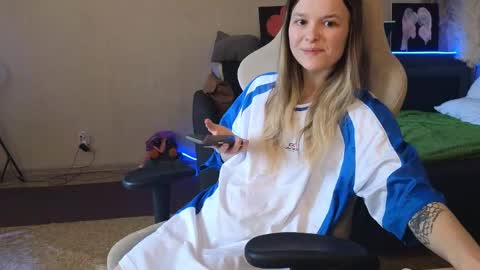 lily_and_jake online show from April 2026 03:32:01 AM