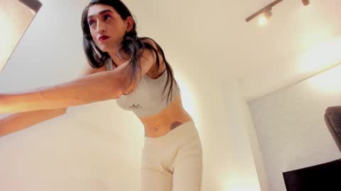 lily_cash1 online show from October 2025 07:46:02 PM