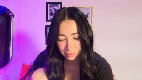 Snapshot of lily_evans_ chatting on May 2026 09:22:02 PM just lily online show from May 2026 09:22:02 PM